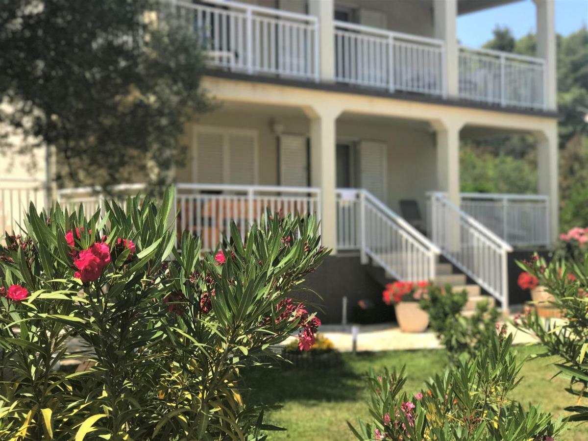 Apartmani Fortuna Lumbarda Exteriör bild