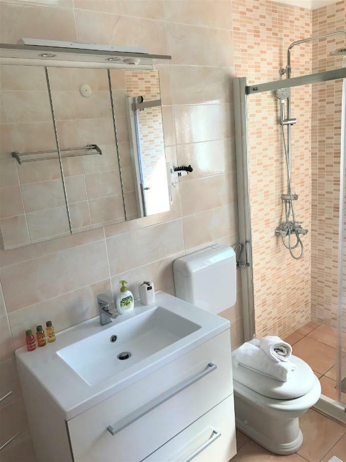 Apartmani Fortuna Lumbarda Exteriör bild