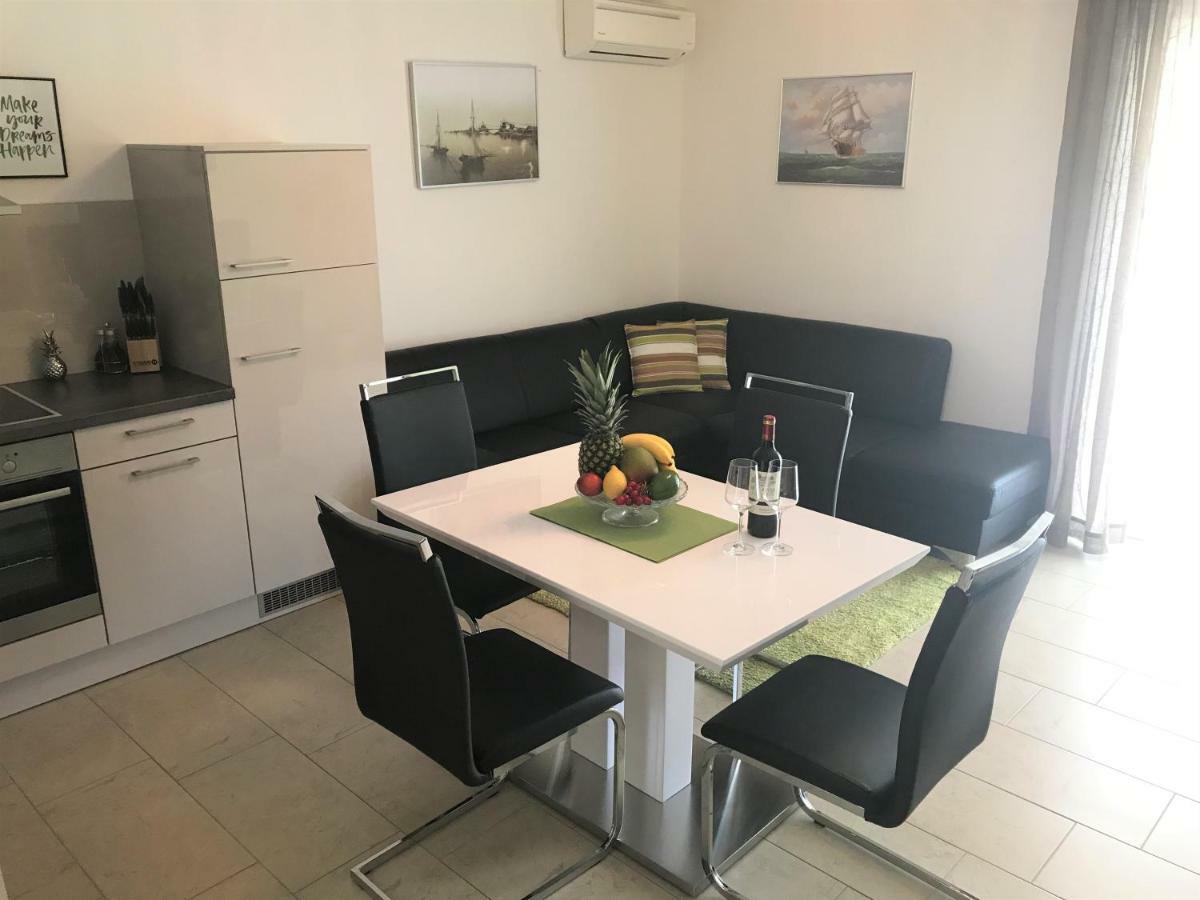 Apartmani Fortuna Lumbarda Exteriör bild