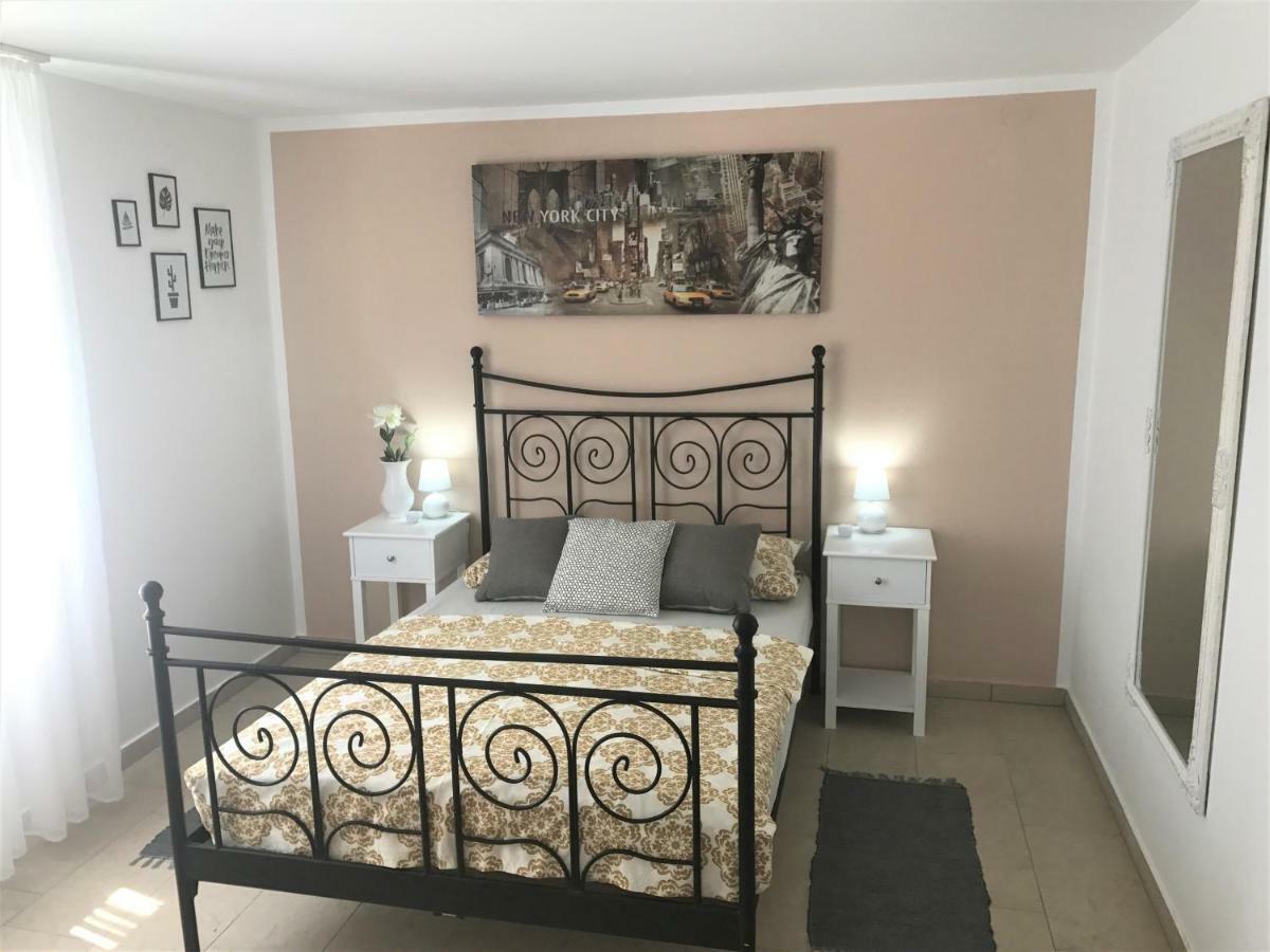Apartmani Fortuna Lumbarda Exteriör bild