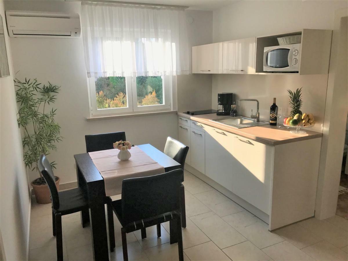 Apartmani Fortuna Lumbarda Exteriör bild