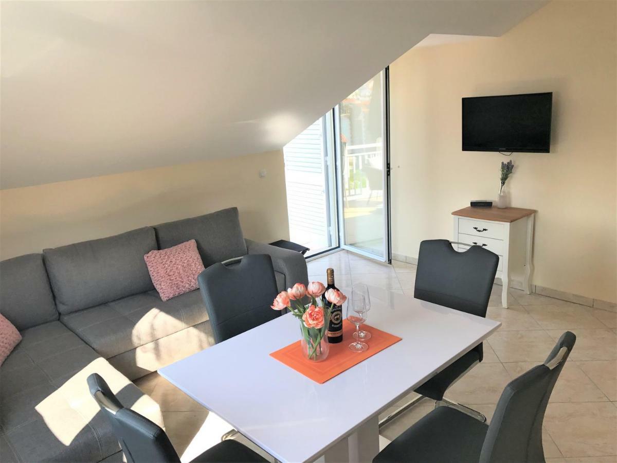 Apartmani Fortuna Lumbarda Exteriör bild